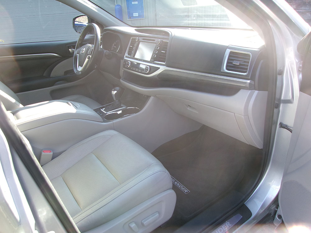 
								TOYOTA HIGHLANDER LIMITED full									