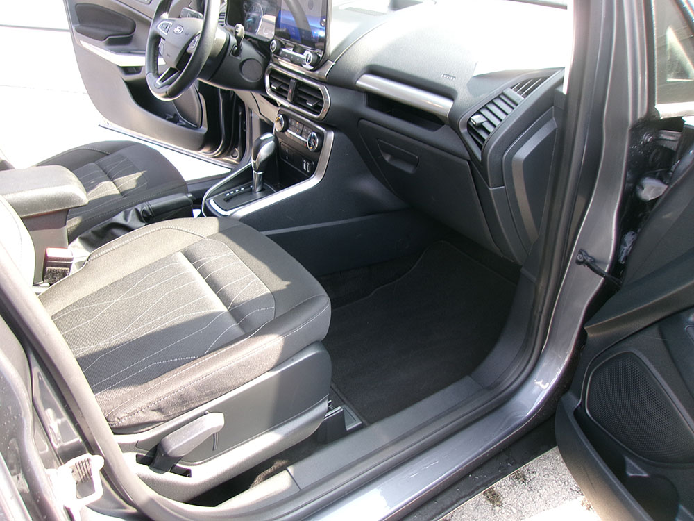 
								FORD ECOSPORT SE full									