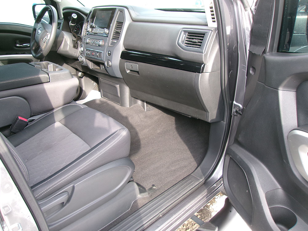 
								NISSAN TITAN SV CREW CAB full									