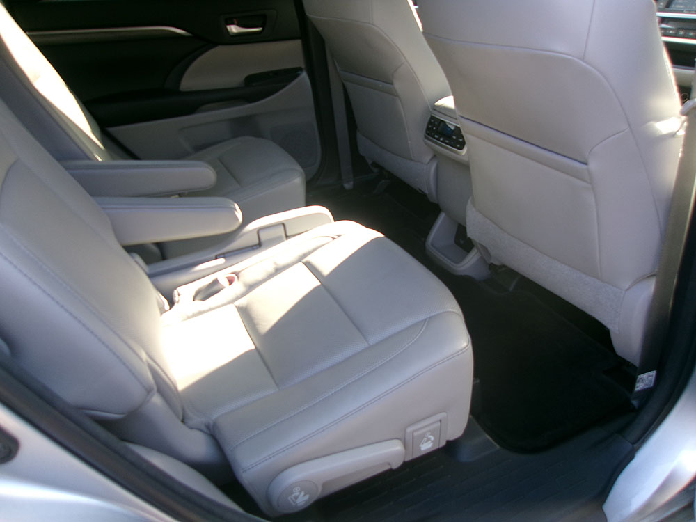 
								TOYOTA HIGHLANDER LIMITED full									