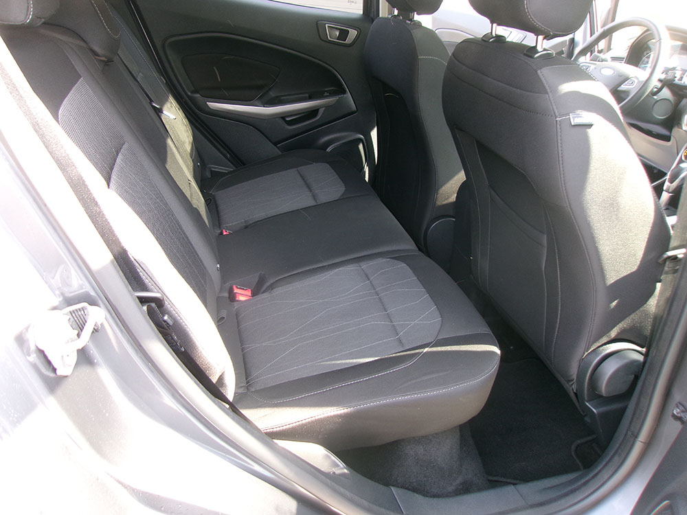 
								FORD ECOSPORT SE full									