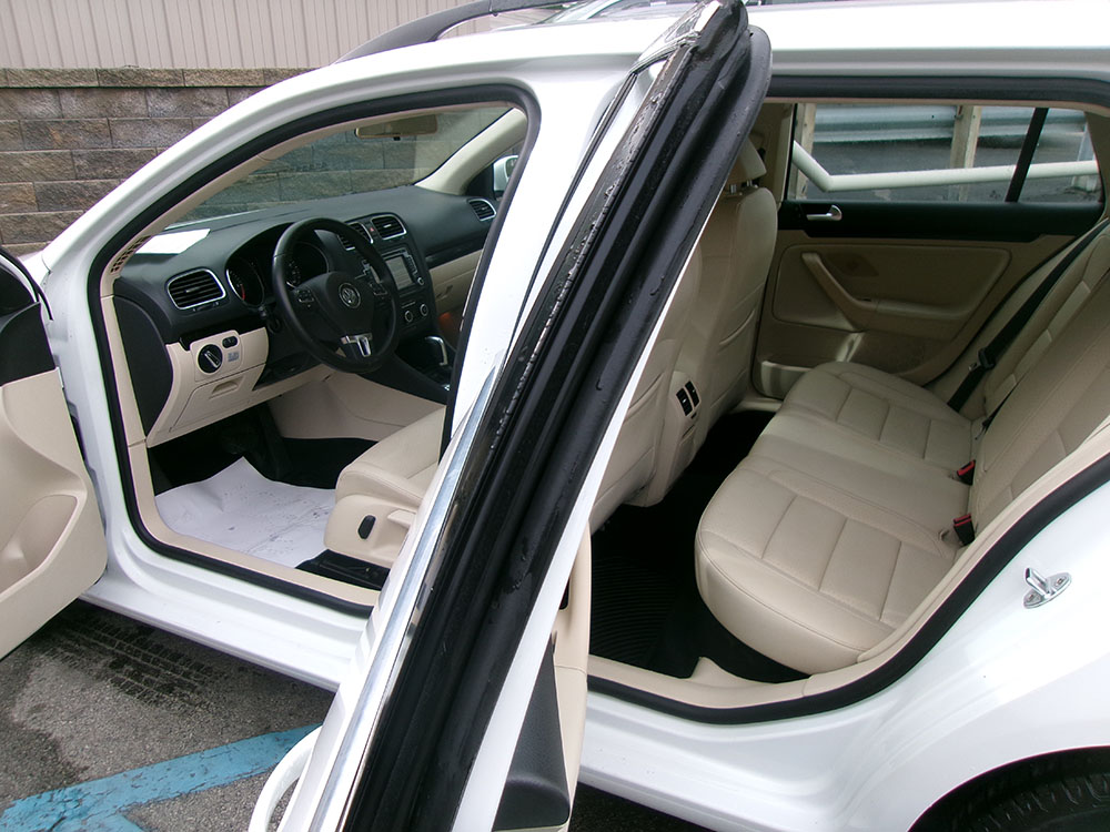 
								VOLKSWAGEN JETTA TDI full									