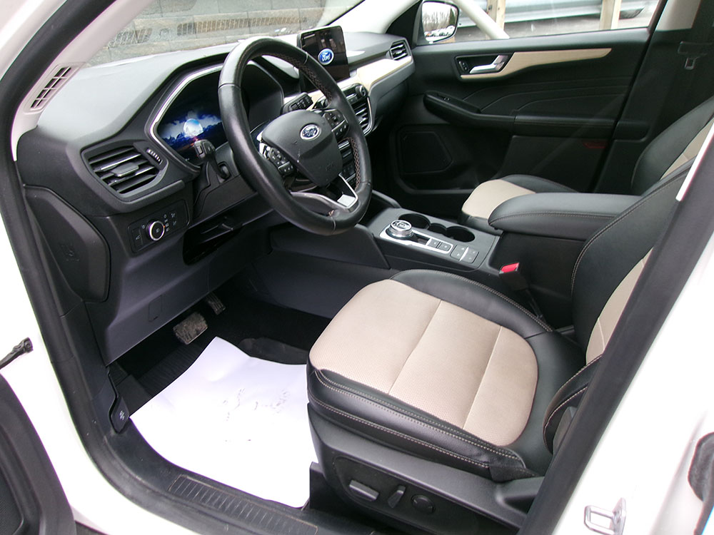 
								FORD ESCAPE TITANIUM full									