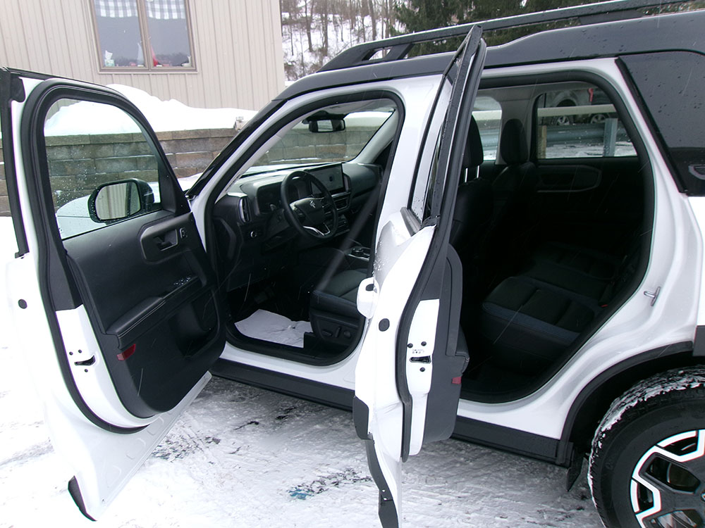 
								FORD BRONCO SPORT OUTER BANKS full									