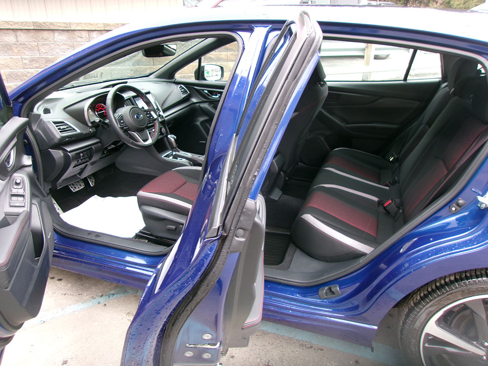 
								SUBARU IMPREZA SPORT full									