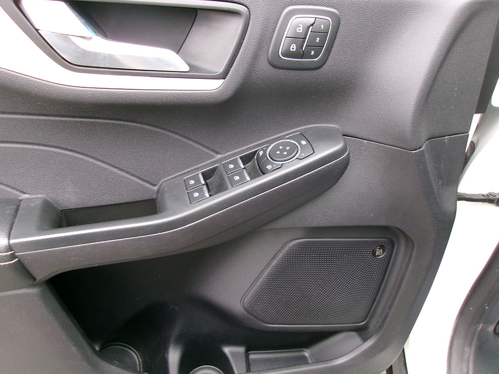 
								FORD ESCAPE TITANIUM full									