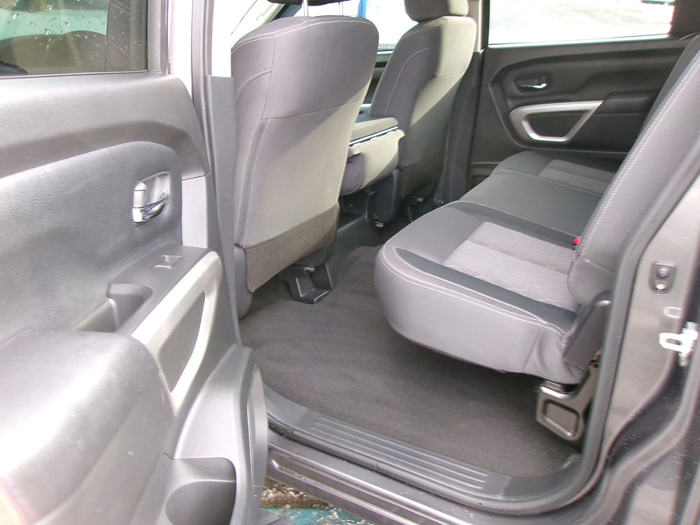 
								NISSAN TITAN SV CREW CAB full									