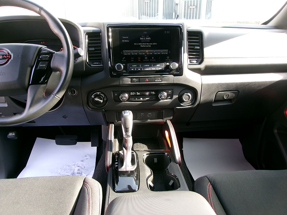 
								NISSAN FRONTIER PRO-4X CREW CAB full									