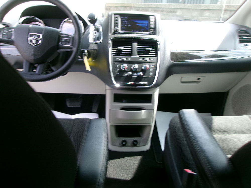 
								DODGE GRAND CARAVAN SE full									