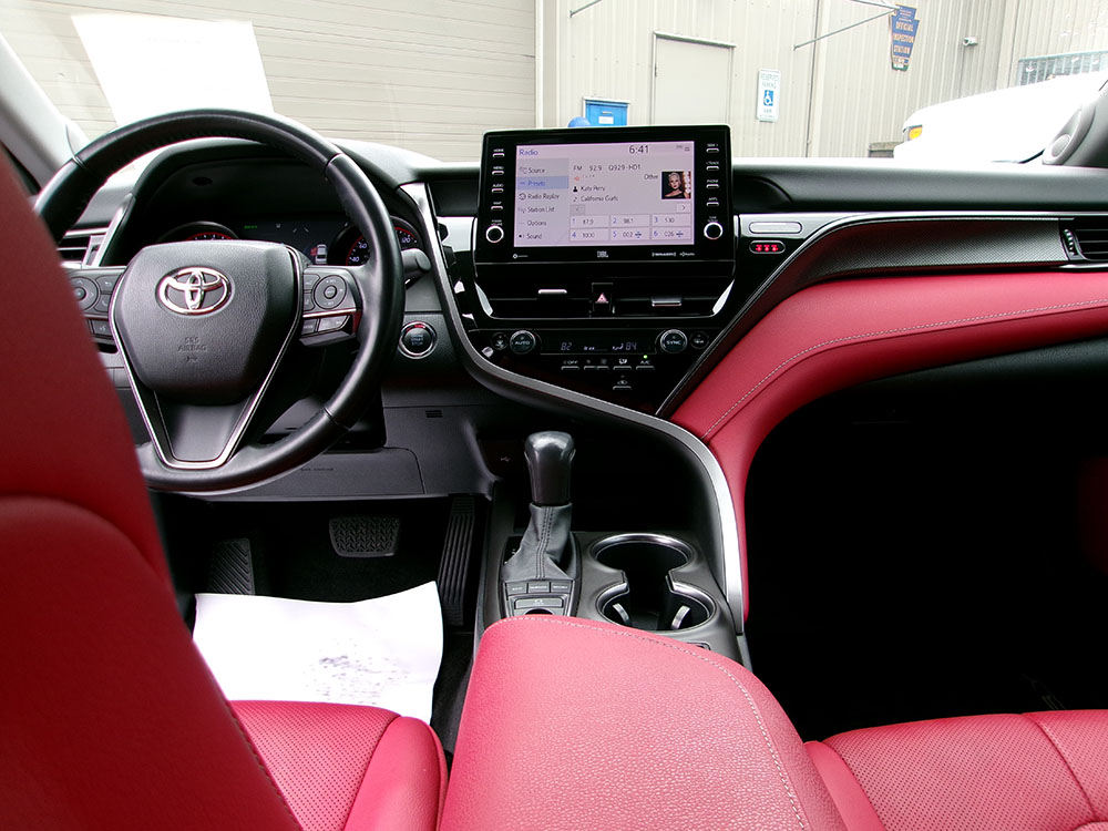 
								TOYOTA CAMRY XSE full									