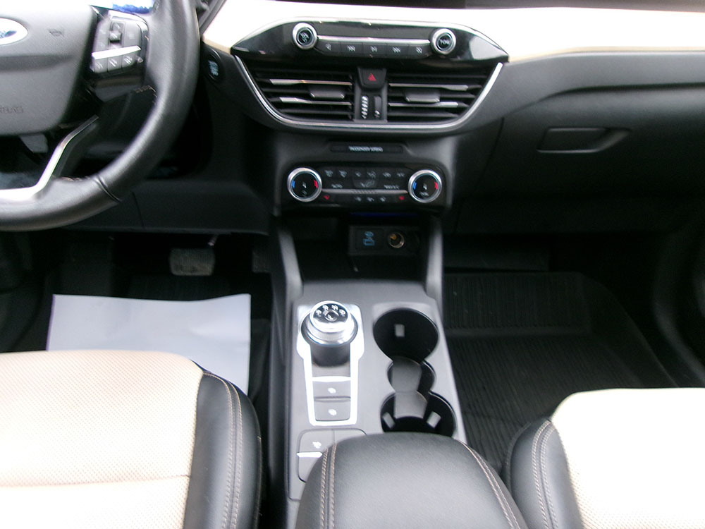 
								FORD ESCAPE TITANIUM full									