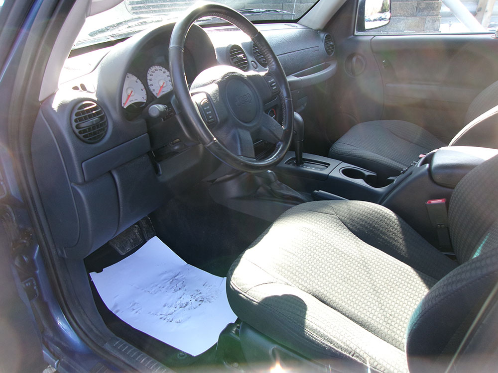 
								JEEP LIBERTY SPORT full									