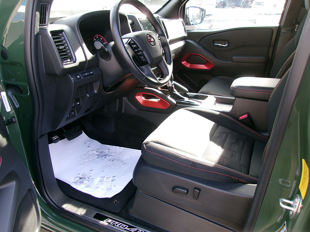 
								NISSAN FRONTIER PRO-4X CREW CAB full									