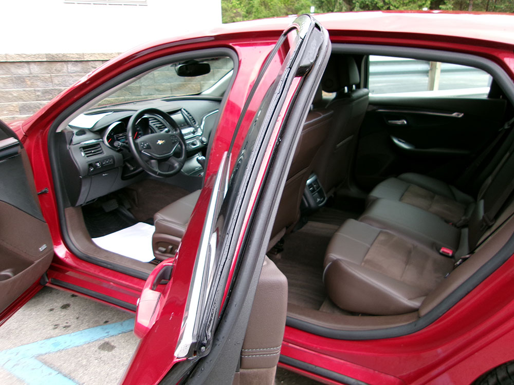 
								CHEVROLET IMPALA LT full									