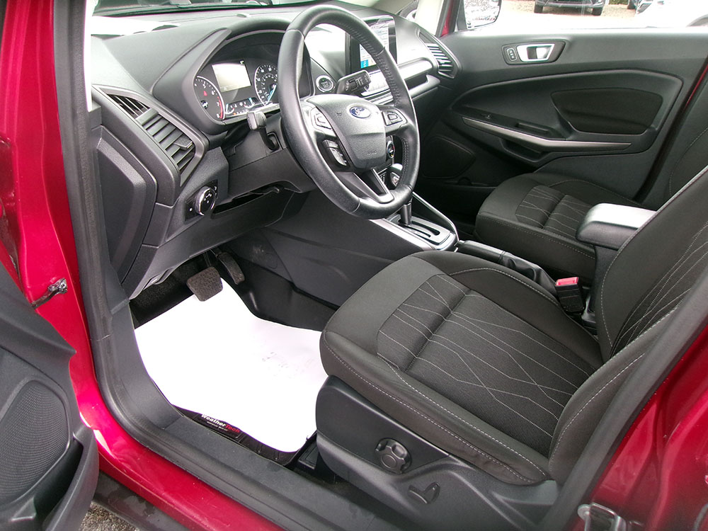 
								FORD ECOSPORT SE full									