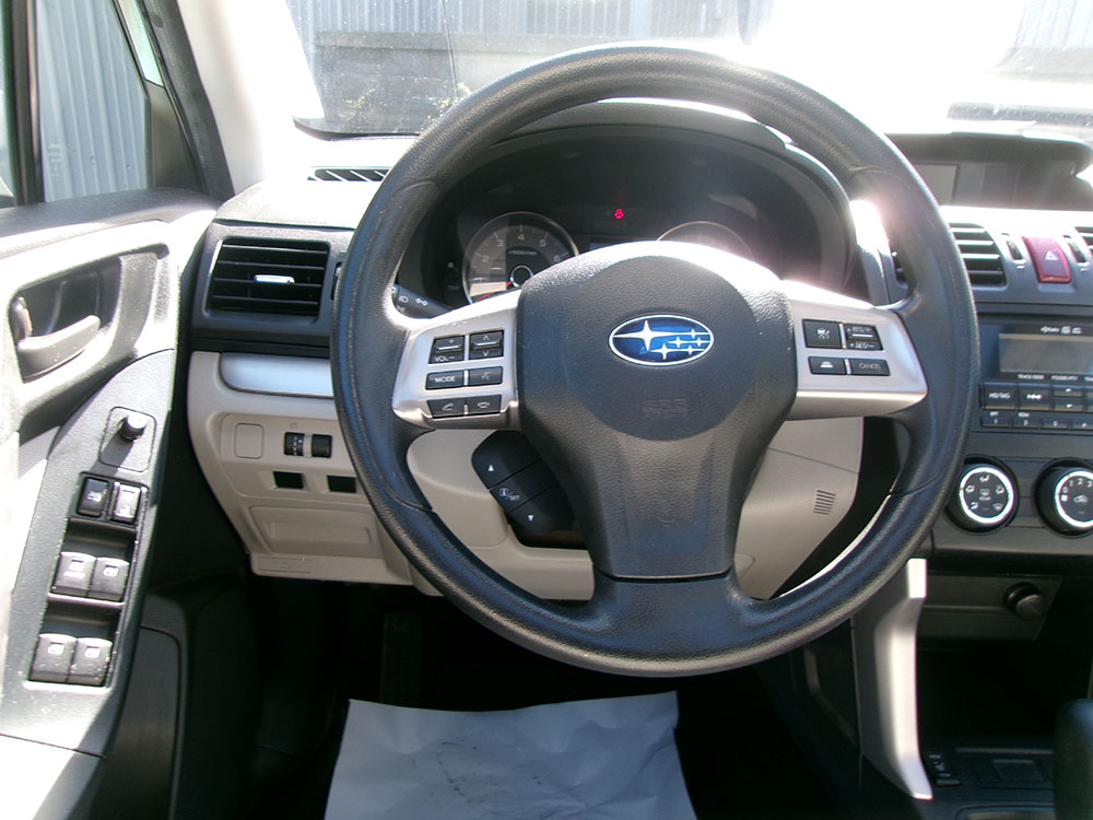 
								SUBARU FORESTER PREMIUM full									