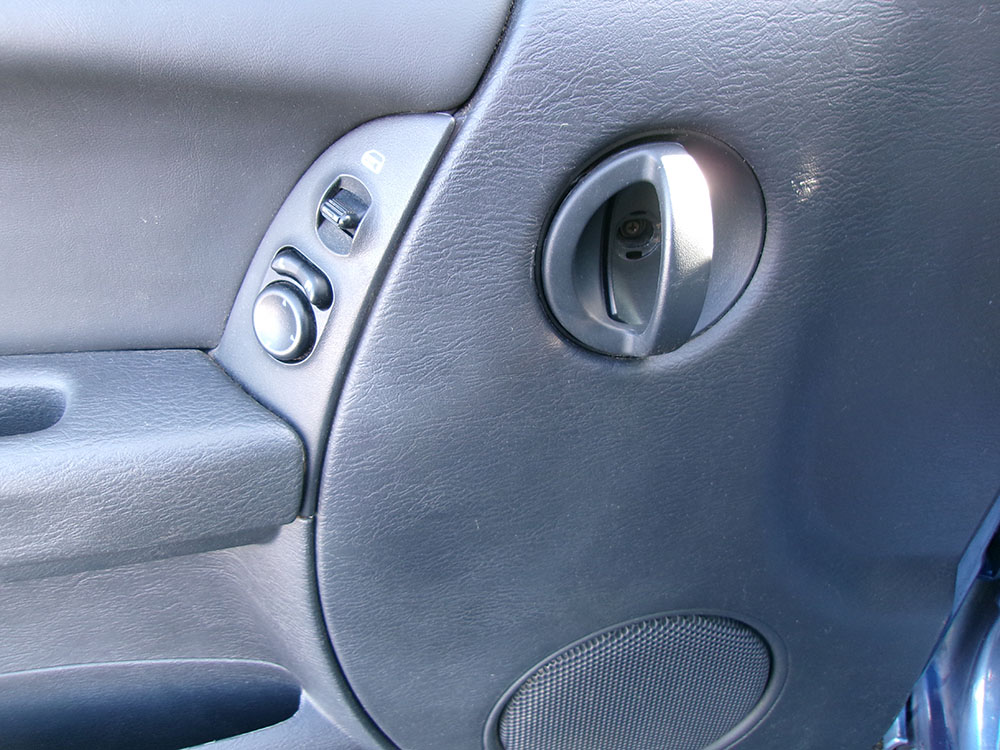 
								JEEP LIBERTY SPORT full									