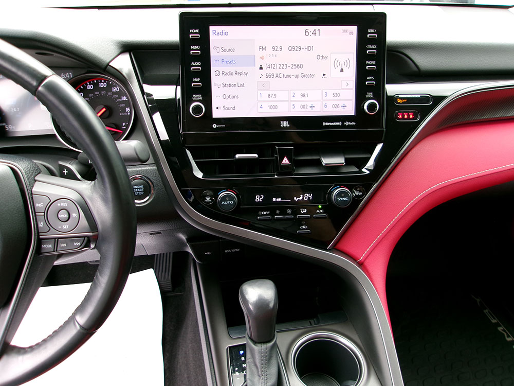 
								TOYOTA CAMRY XSE full									