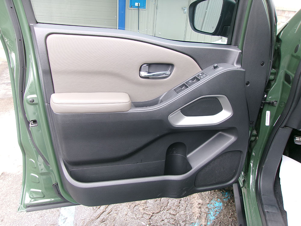 
								NISSAN FRONTIER SV CREW CAB full									