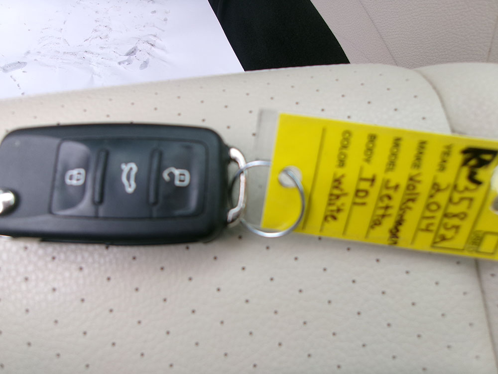 
								VOLKSWAGEN JETTA TDI full									