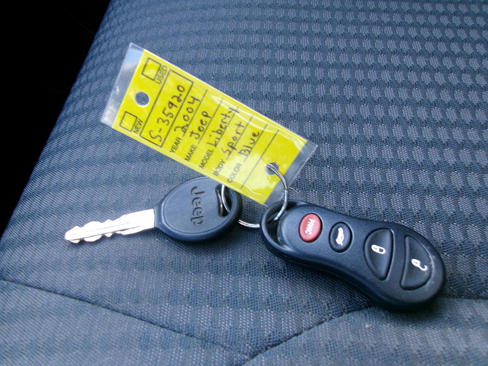 
								JEEP LIBERTY SPORT full									