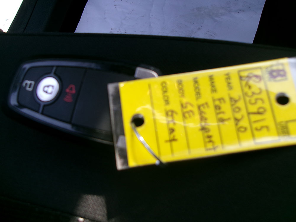 
								FORD ECOSPORT SE full									