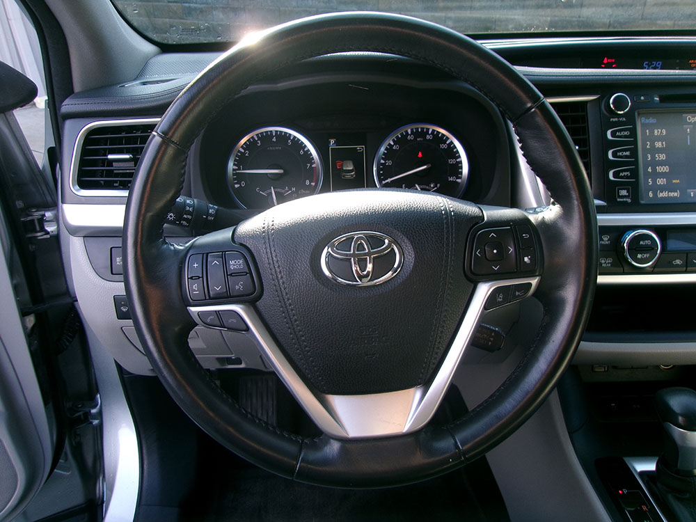 
								TOYOTA HIGHLANDER LIMITED full									