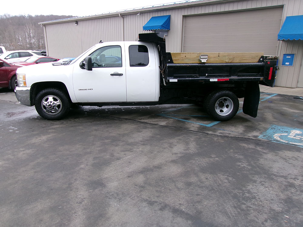 
								CHEVROLET SILVERADO 3500 HD LT EX CAB DUMP TRUCK full									