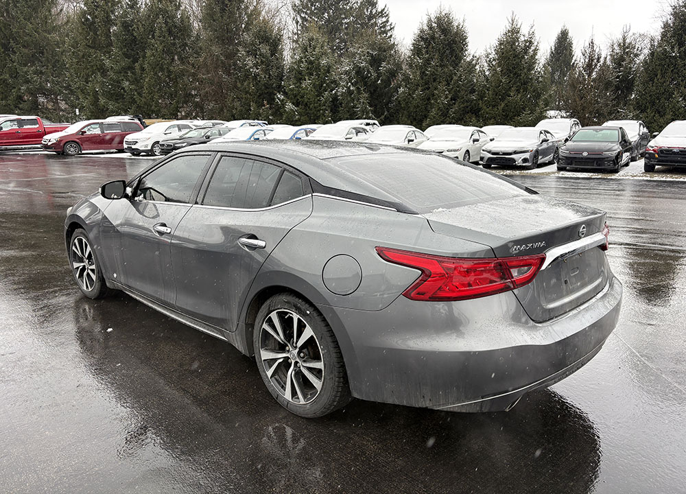 
								NISSAN MAXIMA SV full									