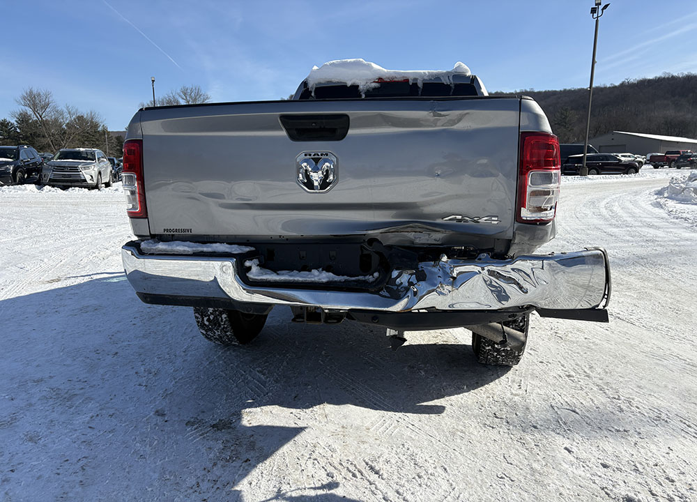 
								RAM 2500 TRADESMAN CREW CAB full									