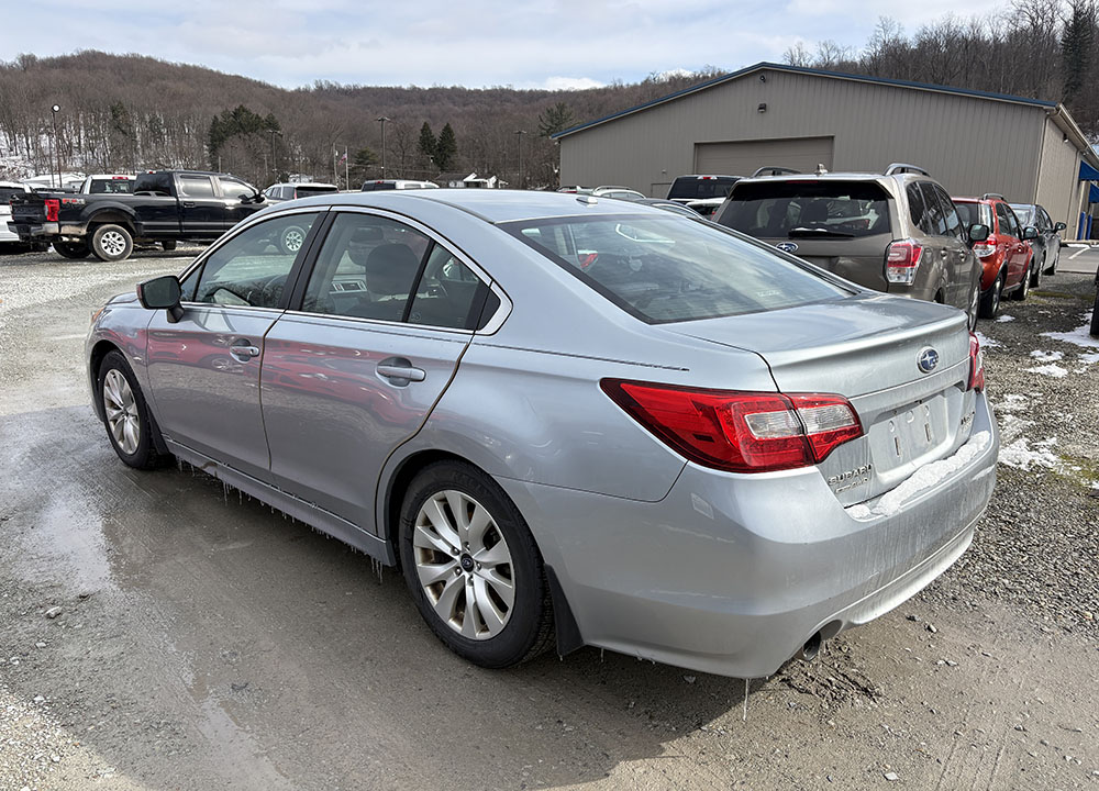 
								SUBARU LEGACY PREMIUM full									