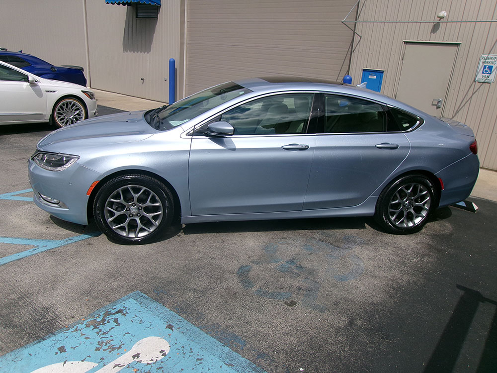 
								CHRYSLER 200 C full									