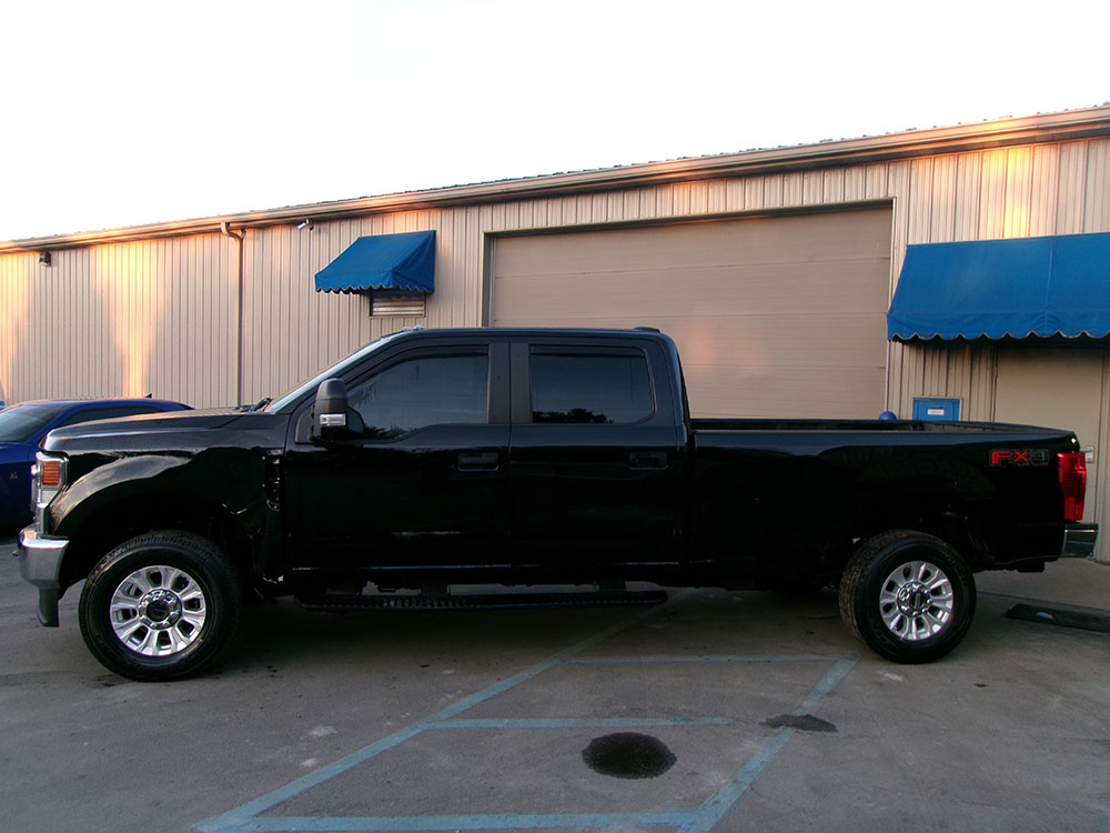 
								FORD F-250 SD FX4 SUPER CREW CAB 8′ BED full									