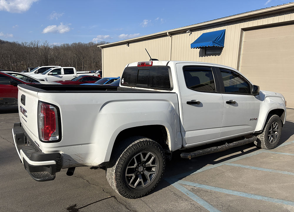 
								GMC CANYON AT4 CREW CAB full									