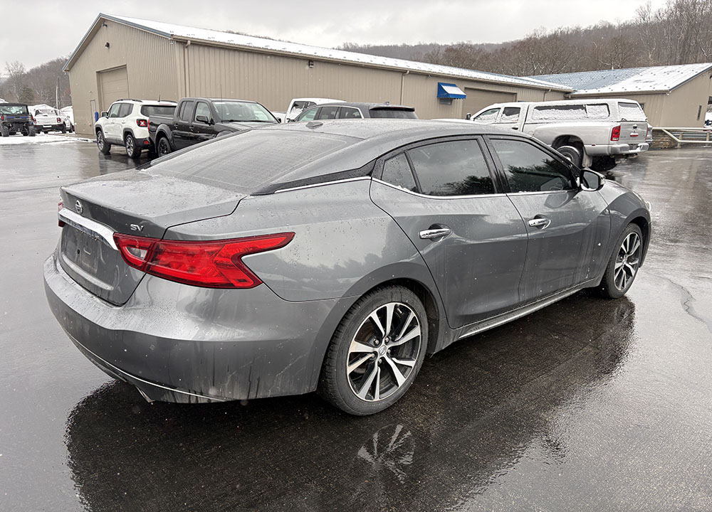 
								NISSAN MAXIMA SV full									