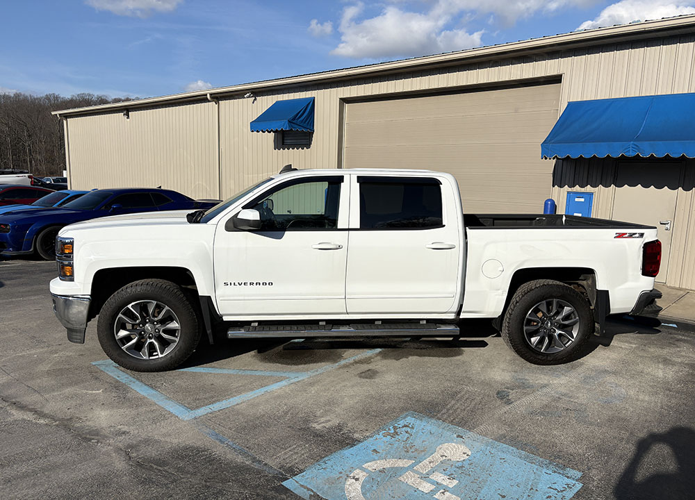 
								CHEVROLET SILVERADO 1500 LT CREW CAB full									
