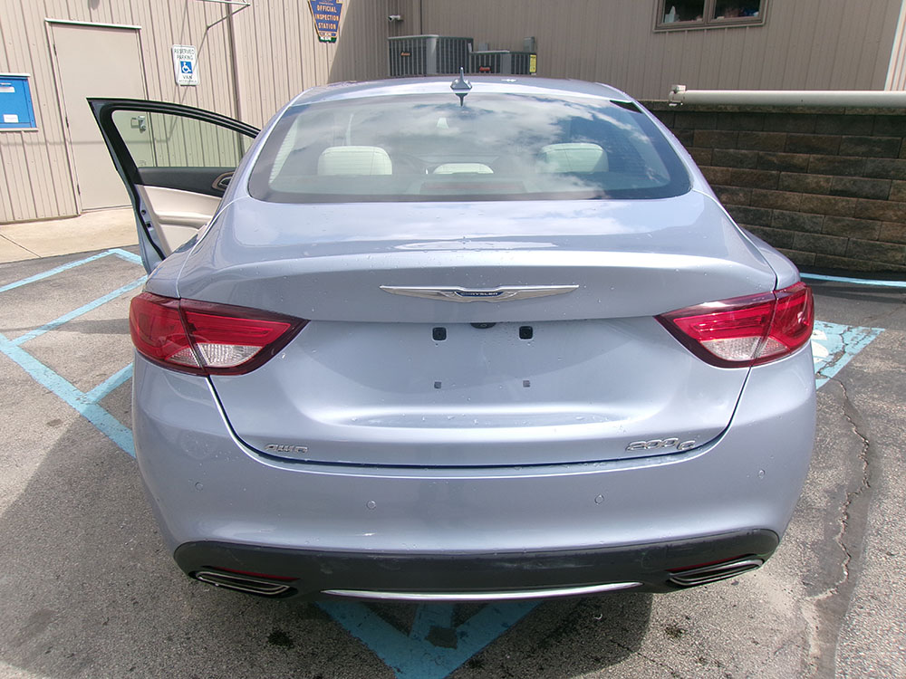 
								CHRYSLER 200 C full									