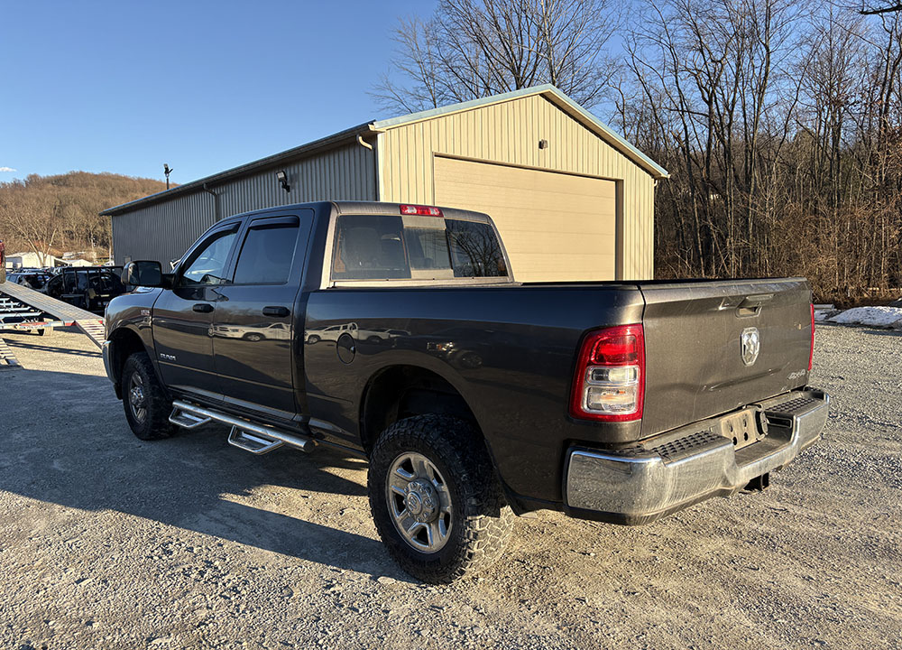 
								RAM 2500 TRADESMAN CREW CAB full									