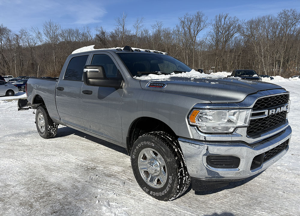 
								RAM 2500 TRADESMAN CREW CAB full									