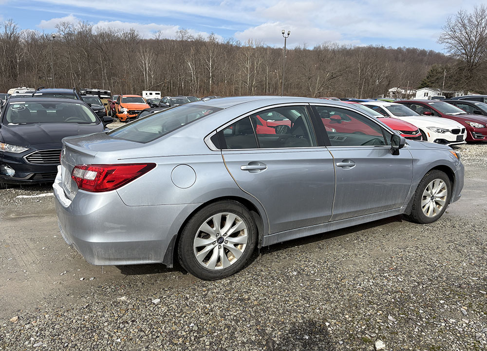 
								SUBARU LEGACY PREMIUM full									