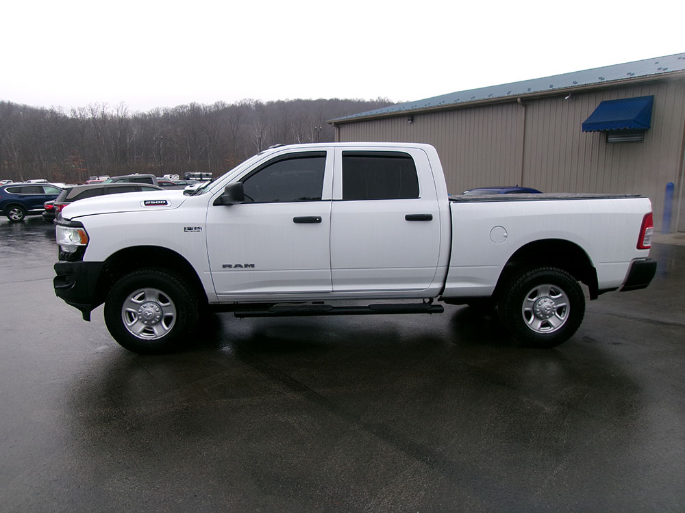
								RAM 2500 TRADESMAN CREW CAB full									