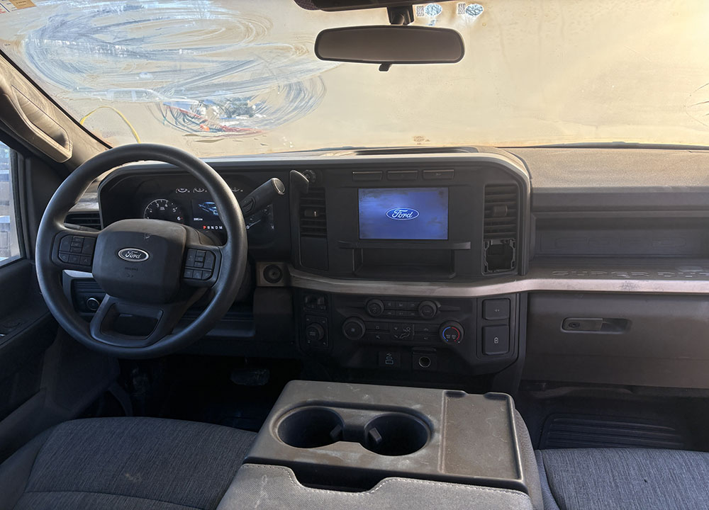 
								FORD F-250 SD XL SUPER CAB 8′ BED full									