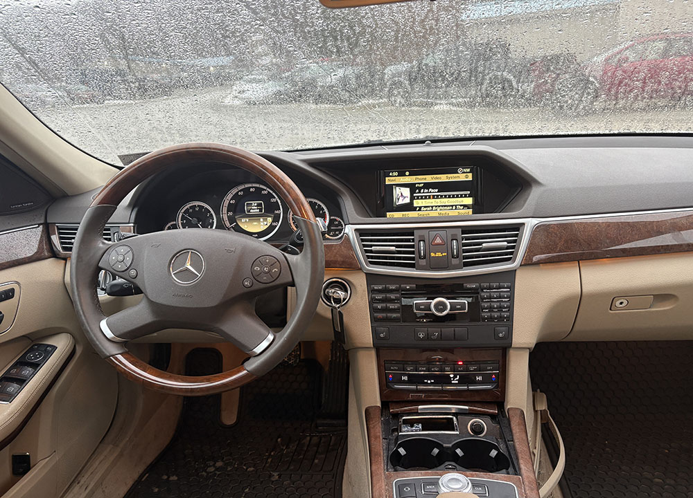 
								MERCEDES BENZ E-CLASS E350 full									