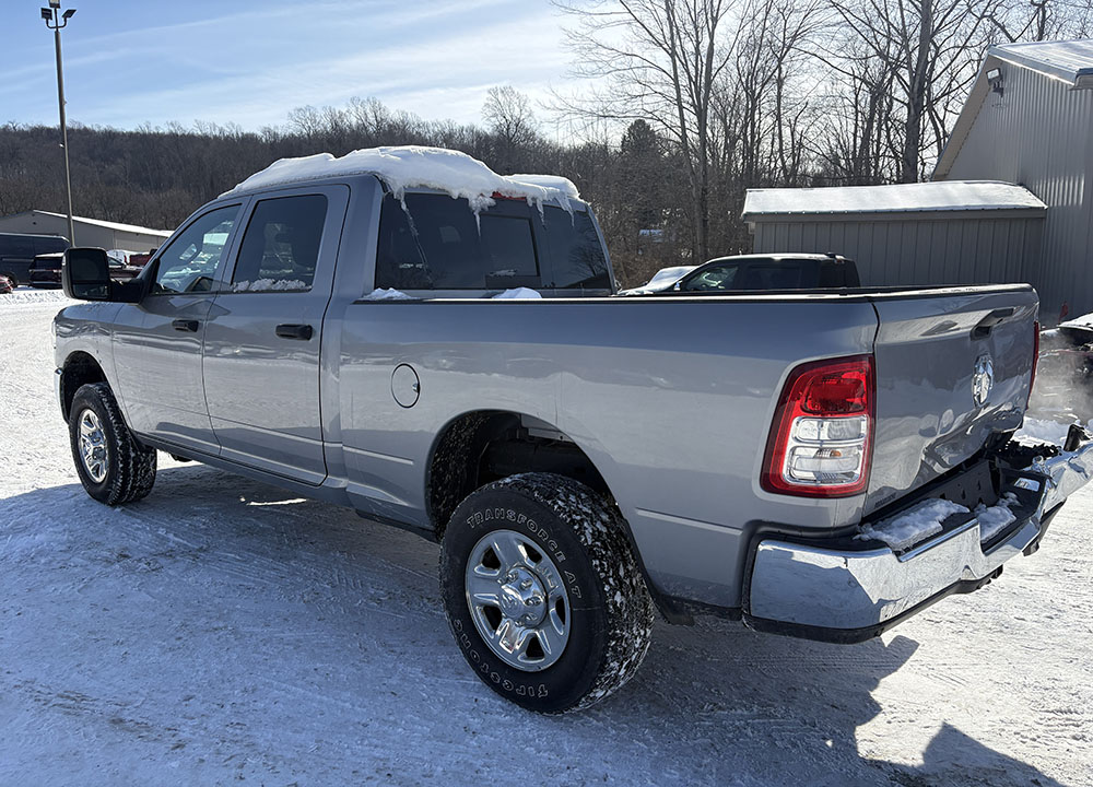 
								RAM 2500 TRADESMAN CREW CAB full									