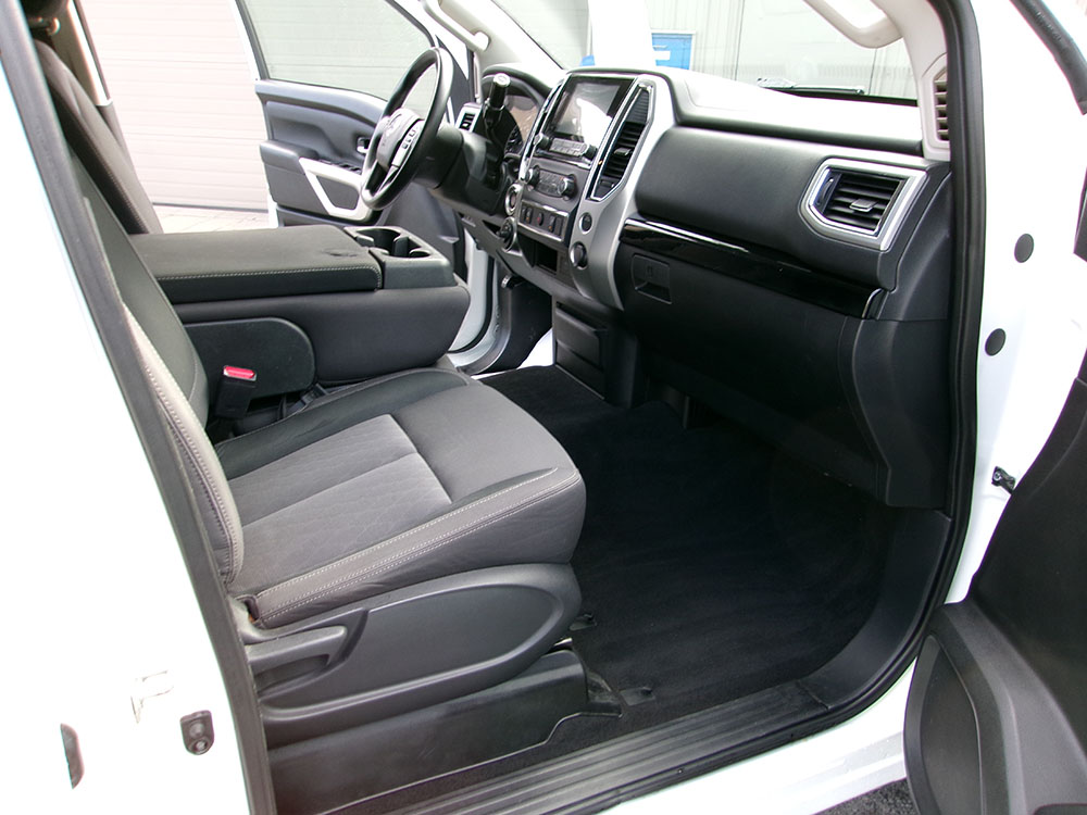 
								NISSAN TITAN SV CREW CAB full									