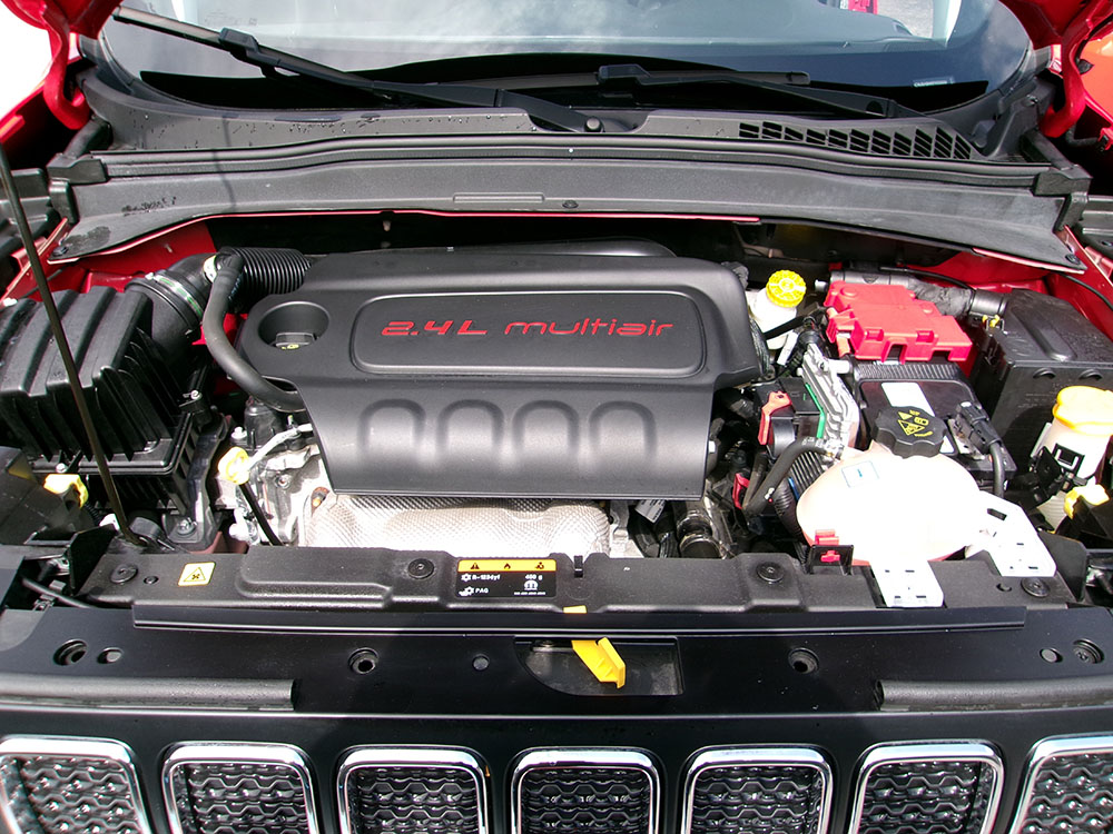 
								JEEP RENEGADE SPORT full									