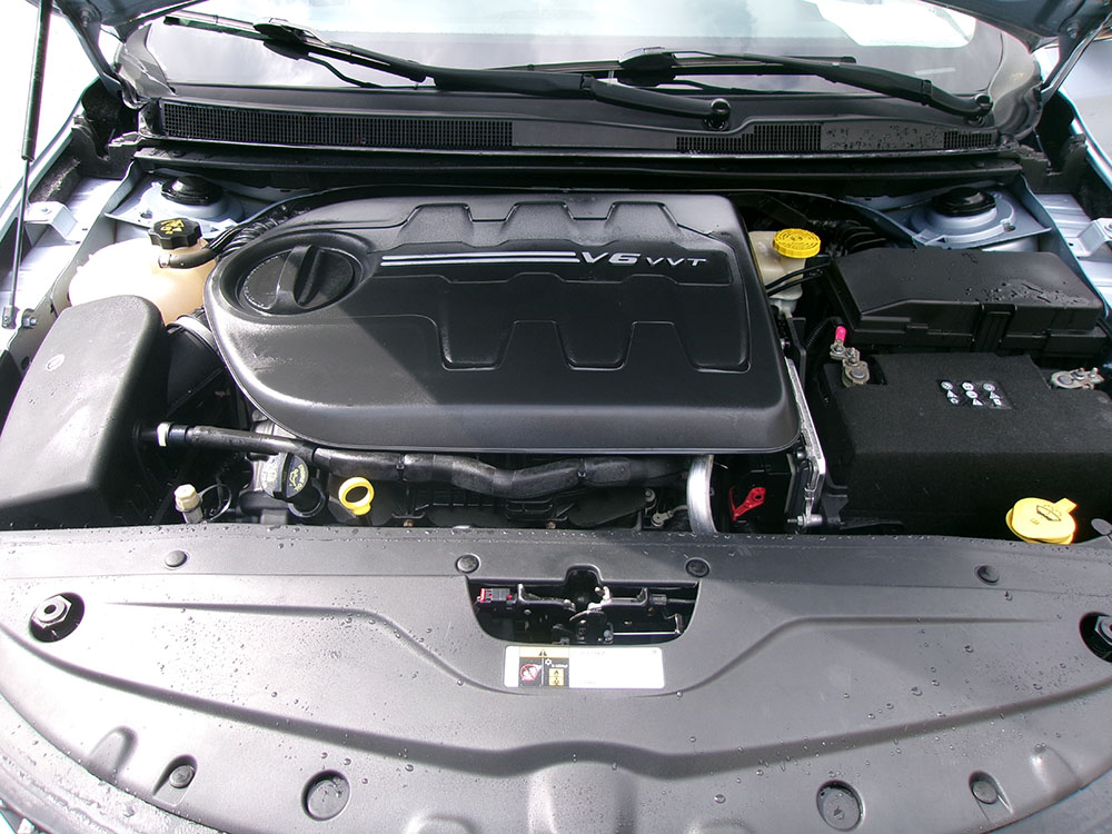 
								CHRYSLER 200 C full									