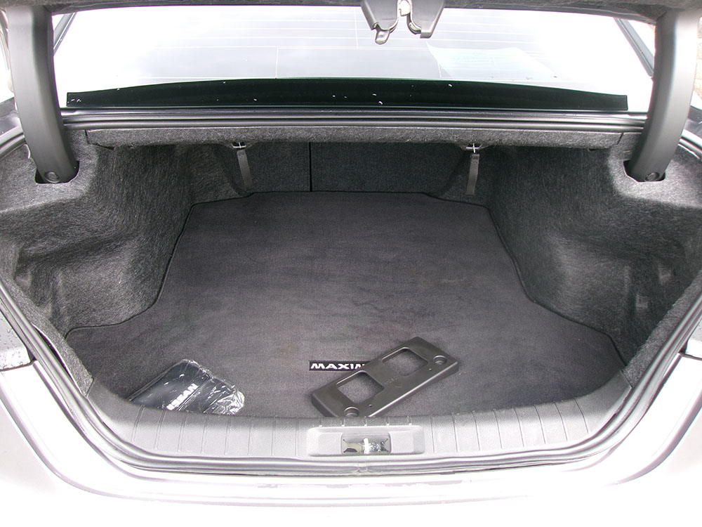 
								NISSAN MAXIMA SV full									