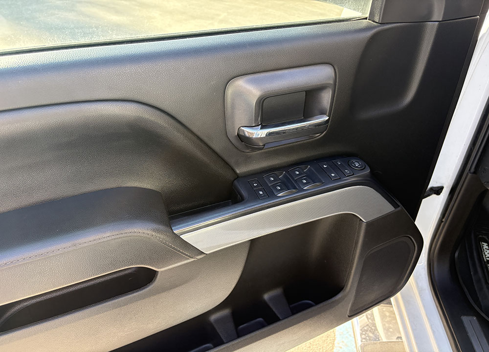 
								CHEVROLET SILVERADO 1500 LT CREW CAB full									