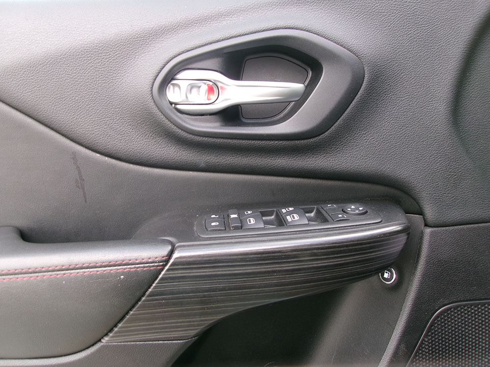 
								JEEP CHEROKEE TRAILHAWK full									